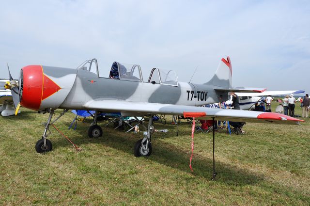 YAKOVLEV Yak-52 (T7-TOY)