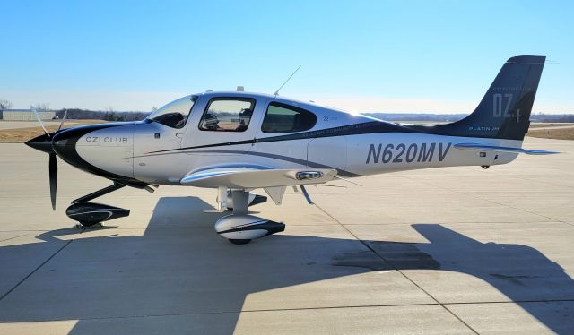 Cirrus SR-22 (N620MV) - 01-09-22