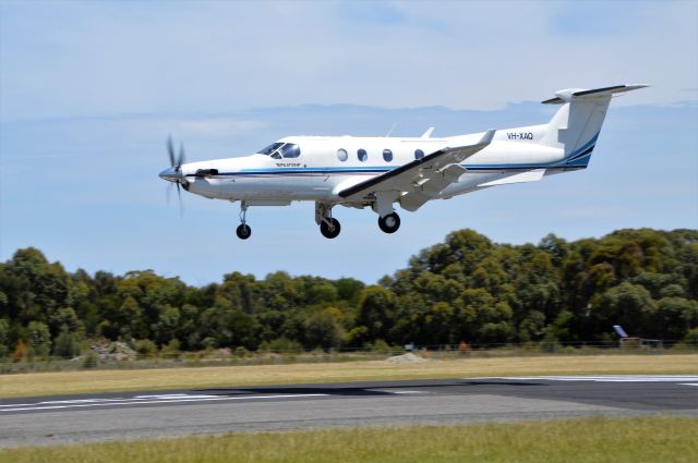 Pilatus PC-12 (VH-XAQ) - PC12 XAQ landing RWY 14 Flinders Island, Jan 2018