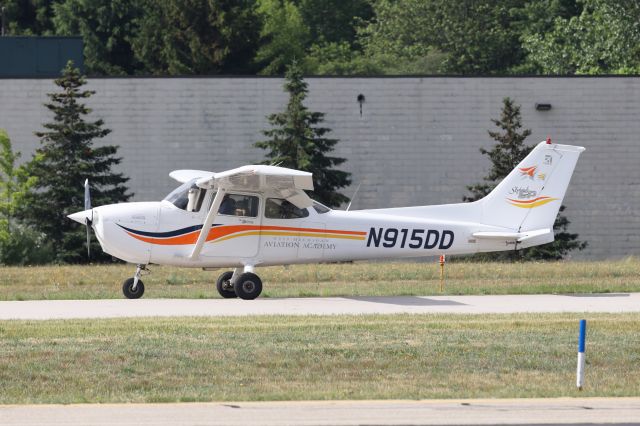 Cessna Skyhawk (N915DD)