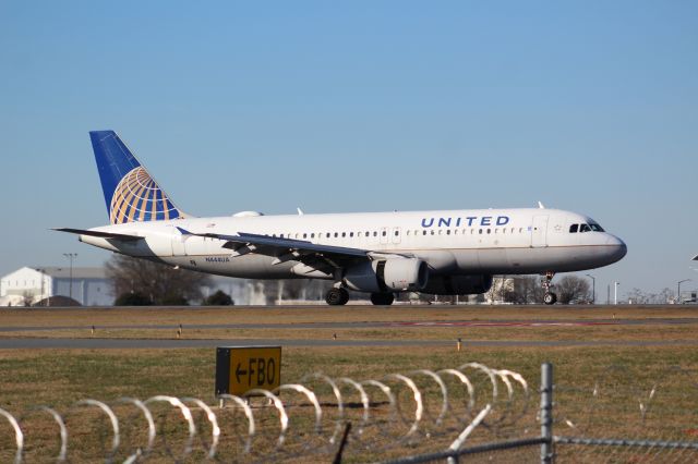 Airbus A320 (N444UA)