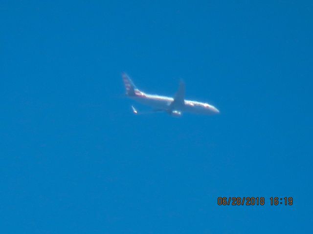 Boeing 737-800 (N879NN)