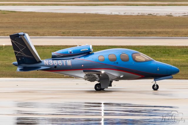 Cirrus Vision SF50 (N366TM) - Caught this making its way to RWY 31L at KSAT.