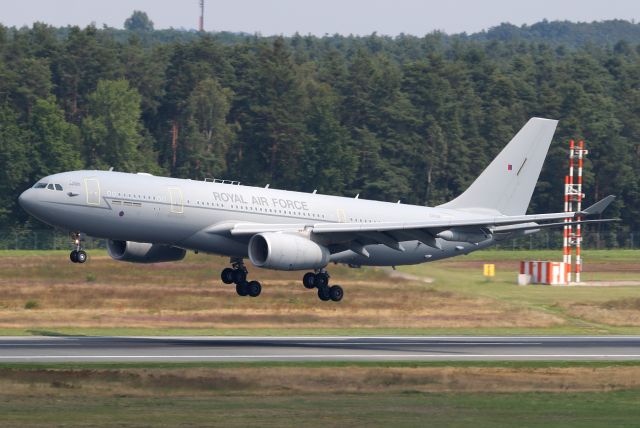 Airbus A330-200 (ZZ-338)