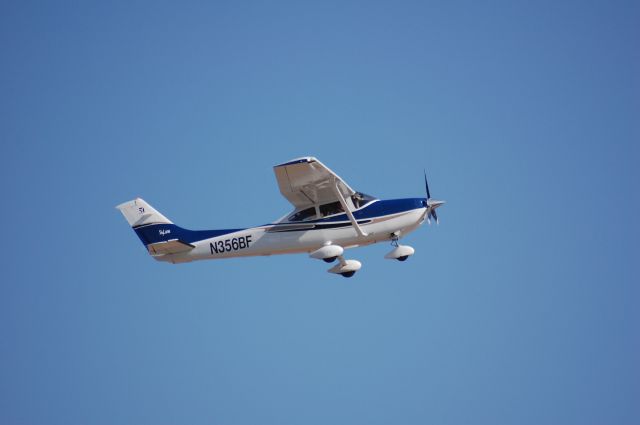 Cessna Skylane (N356BF) - Taking off on 19 at Lone Star.