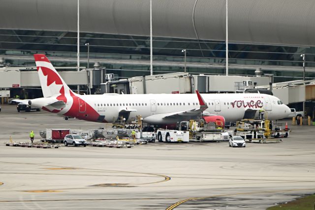 Airbus A321 (C-FJOU)