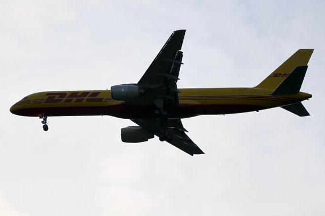 Boeing 757-200 (D-ALEH) - 05 June 2012