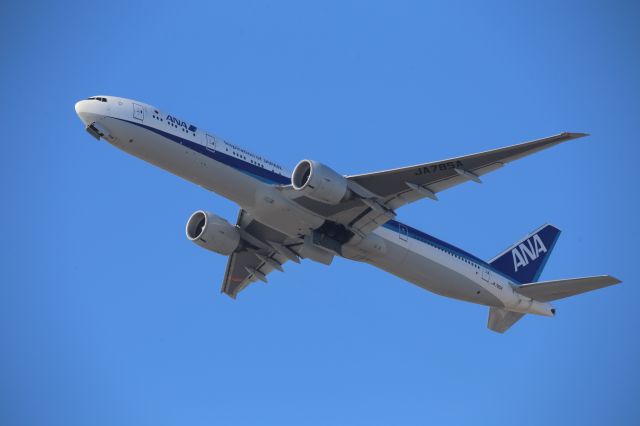 BOEING 777-300ER (JA785A)