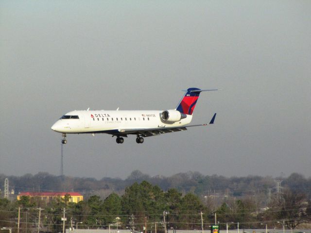Canadair Regional Jet CRJ-200 (N8972E)