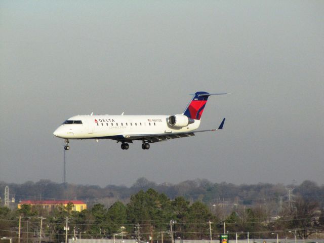 Canadair Regional Jet CRJ-200 (N8972E)