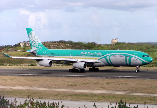 Airbus A340-300 (9Y-TJN)