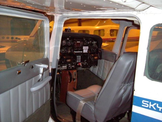 Cessna Skyhawk (N75746) - Capital City Aviation rental aircraft