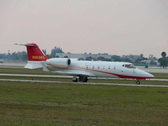 Learjet 60 (N954WS)