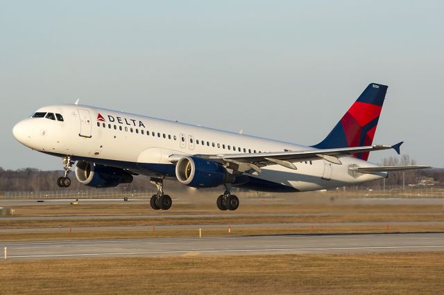 Airbus A320 (N324US)