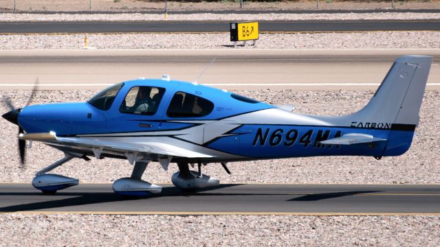 Cirrus SR22 Turbo (N694MA)