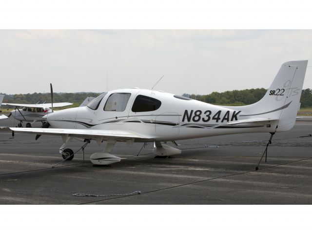 Cirrus SR-22 (N834AK)