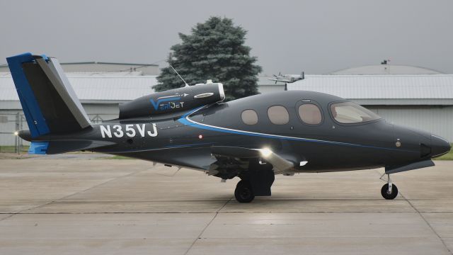 Cirrus Vision SF50 (N35VJ) - WSP35 taxiing out of the FBO at KVPZ. br /br /N35VJ is a 2022 Curris SF50 G2+ Vision Jet operated by Verijet. br /br /7/2/23