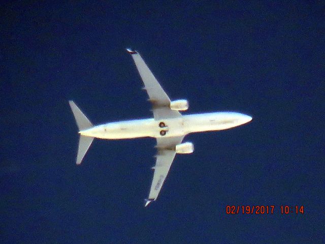 Boeing 737-800 (C-GWSX)