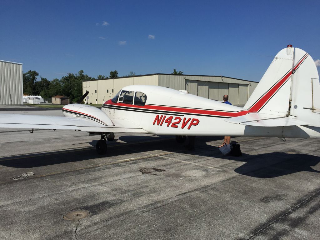 Piper Apache (N142VP)