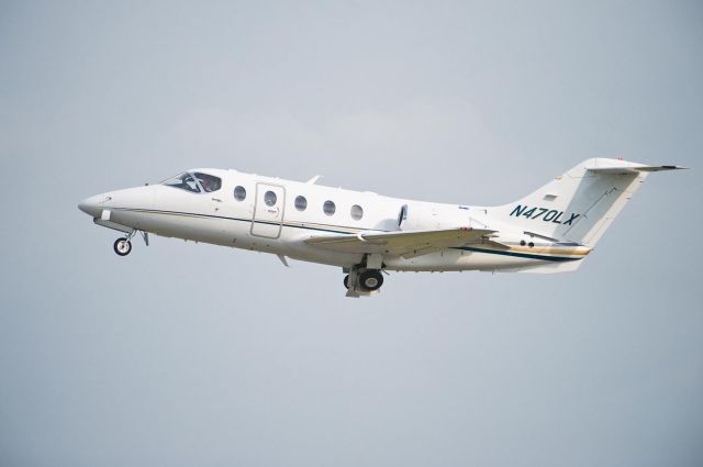 Beechcraft Beechjet (N470LX) - Departing Hky off Rwy 6. 24.May.10