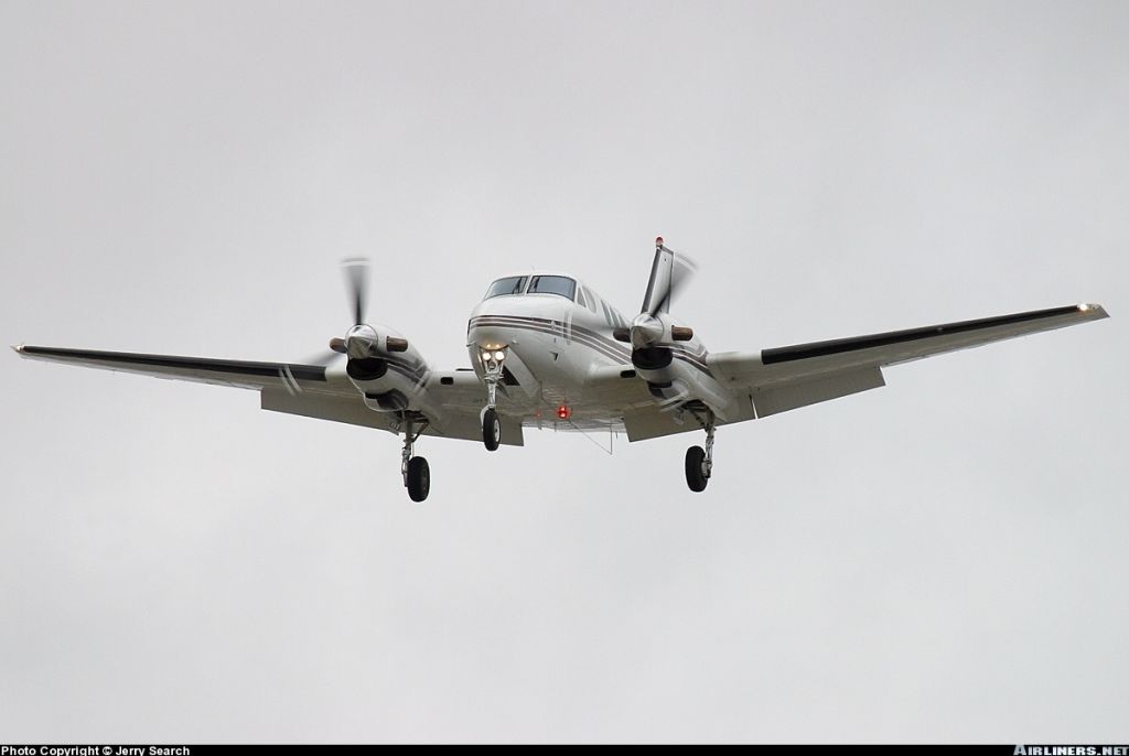Beechcraft King Air 90 (N62525)