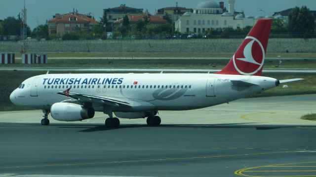 Airbus A320 (TC-JPC) - THY1771 to Prague