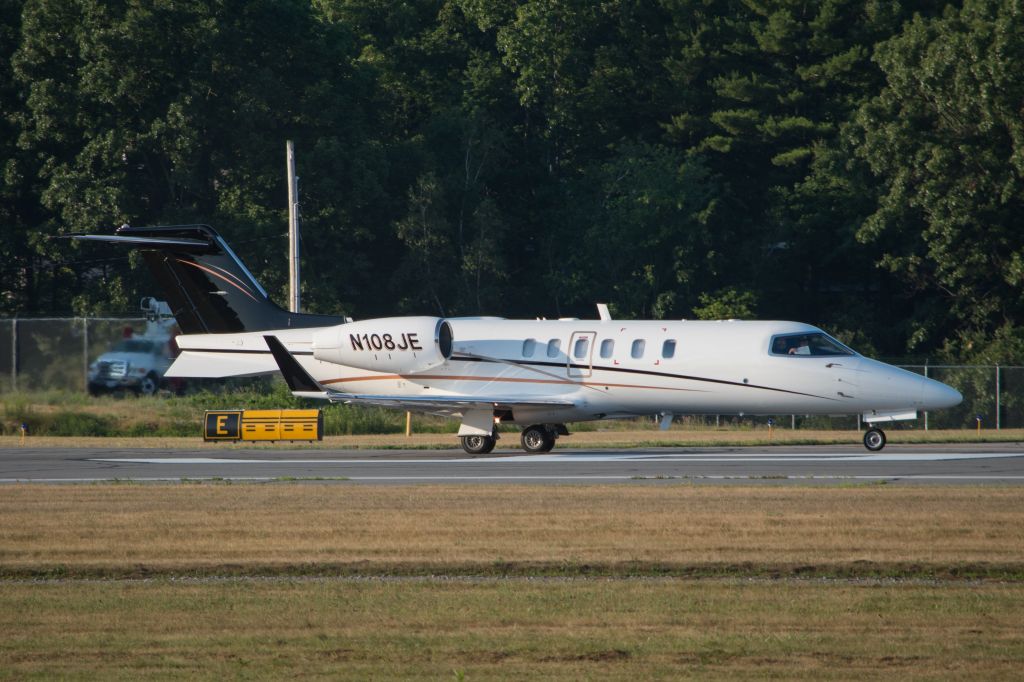 Learjet 45 (N108JE)