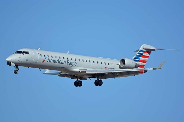 Canadair Regional Jet CRJ-700 (N745SK) - American Eagle Canadair CRJ-701 N745SK at Phoenix Sky Harbor on February 6, 2018.