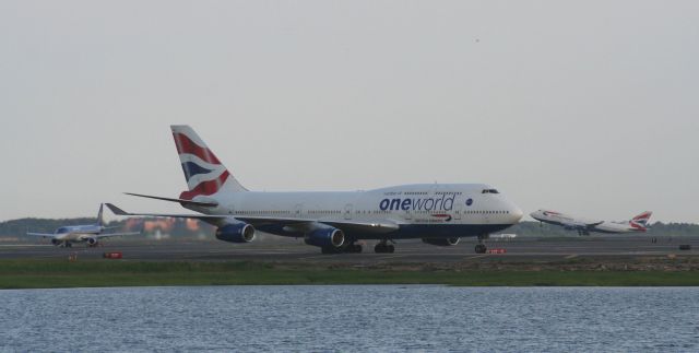 Boeing 747-400 (G-BNLI)