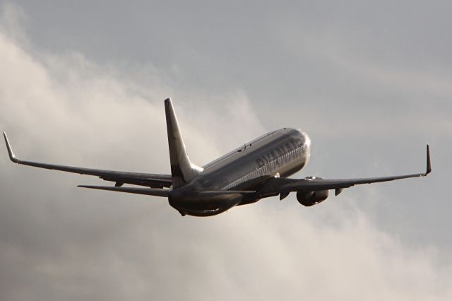 Boeing 737-800 (EI-DHT)