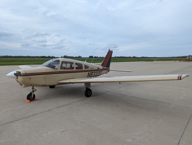 Piper Cherokee (N8333T) - N8333T on the ramp at LPR