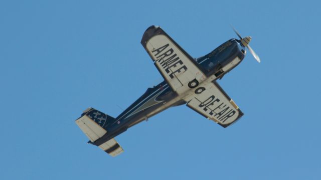 — — - FRENCH AIR FORCE ACROBATIC TEAM "CARTOUCHE DORE"
