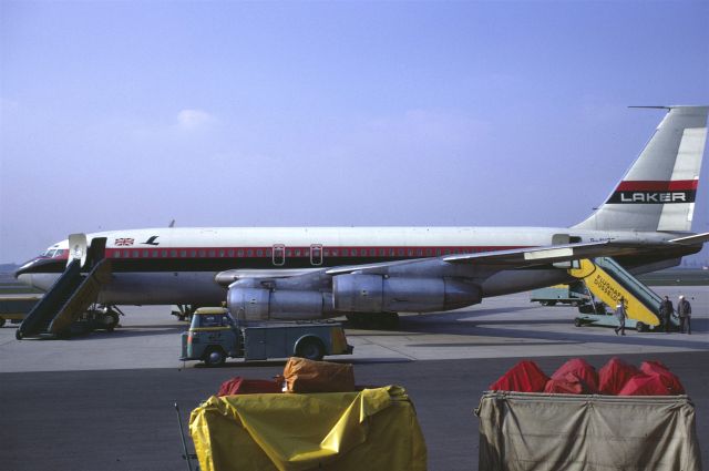 Boeing 707-100 (G-AVZZ) - April 1969 at Düsseldorf (EDDL)