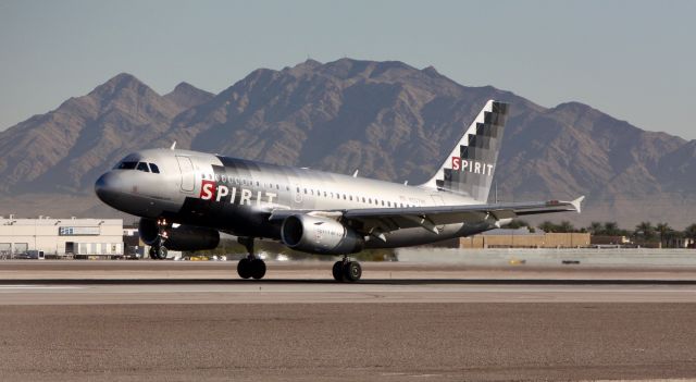 Airbus A319 (N507NK) - Touching down on 26L