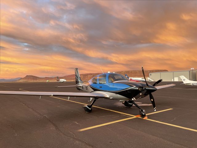 Cirrus SR22 Turbo (N778WT)