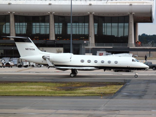 Gulfstream Aerospace Gulfstream IV (N878SM) - Taxiing on 6/13/13 after rain storm.