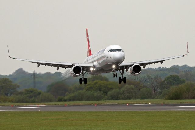 Airbus A321 (TC-JSY) - THY1993 arriving from Istanbul.