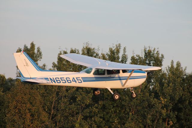 Cessna Skyhawk (N65645)