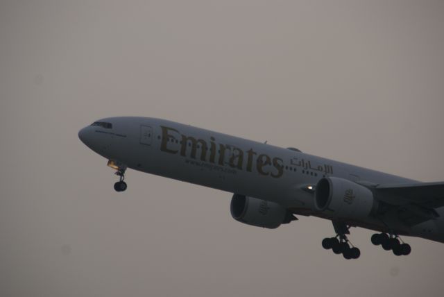 BOEING 777-300 — - TKOF RWY04R