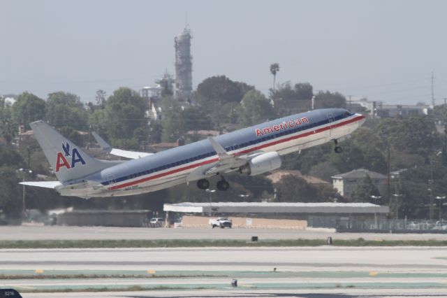 Boeing 737-800 (N863NN)