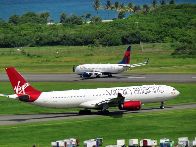 Airbus A330-300 (G-VLUV)