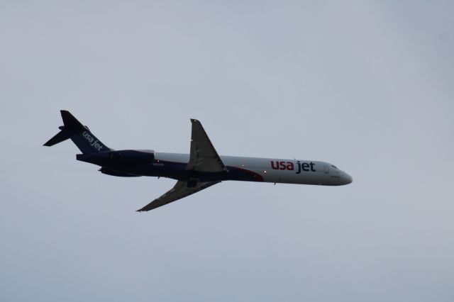 McDonnell Douglas MD-88 (N832US) - Taken in the Cell Phone Lot near the ATC Tower.