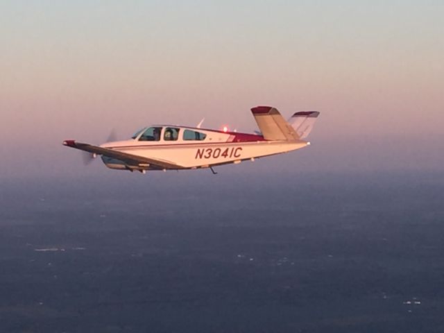 Beechcraft 35 Bonanza (N3041C)