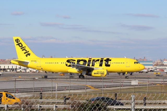 Airbus A320 (N603NK) - New York LaGuardia (LGA). Spirit Airlines flight NK197 taxis for departure to Fort Launderdale International (FLL).br /Taken from Planeview Park, 23rd Avenue at the end of Runway 4/22br /2017 12 01  a rel=nofollow href=http://alphayankee.smugmug.com/https://alphayankee.smugmug.com//a