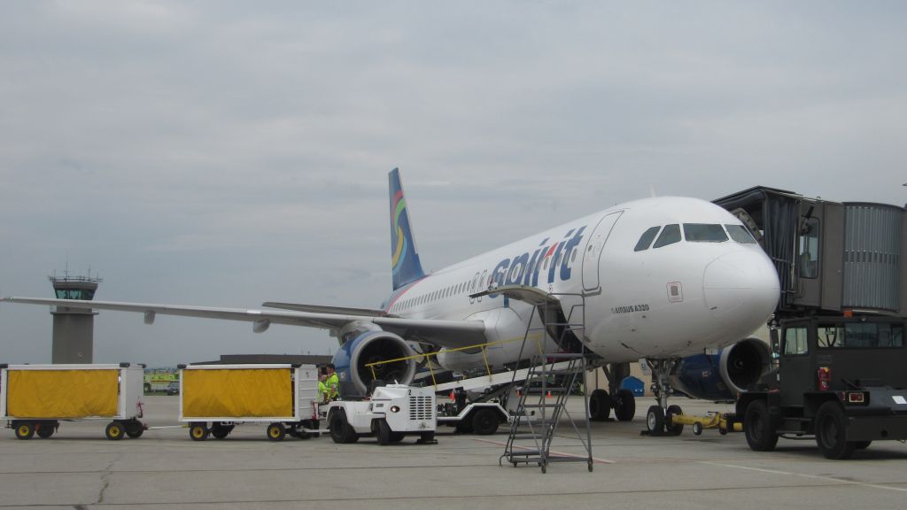 Airbus A320 (N611NK)
