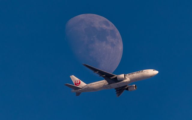 Boeing 777-200 (JA8979) - Japan Airlines [JL/JAL] / Boeing 777-289br /JL512 / CTS-HND br /Jan.27.2018 New Chitose Airport [CTS/RJCC] JAPAN