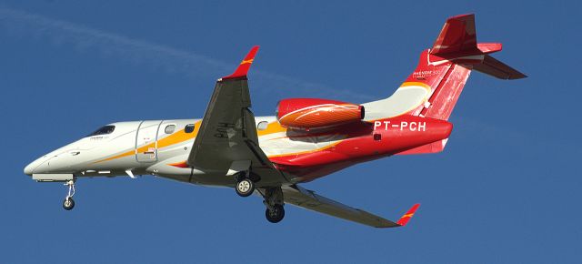 Embraer Phenom 300 (PT-PCH)