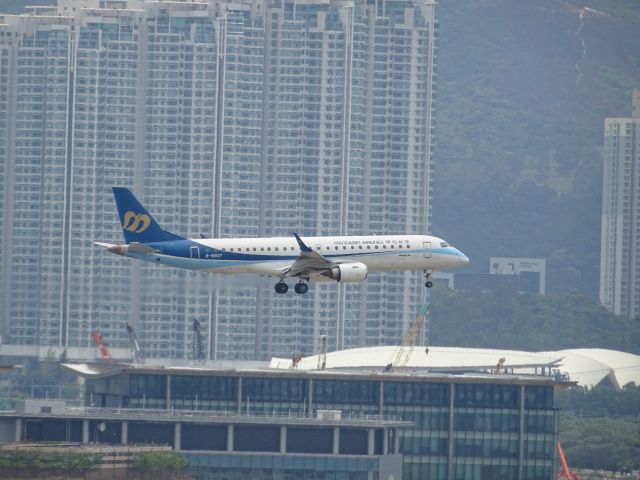 Embraer ERJ-190 (B-16827)