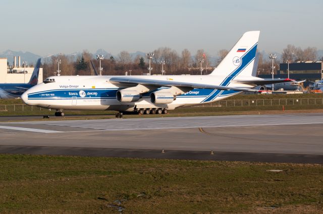 Antonov An-12 (RA-82081)