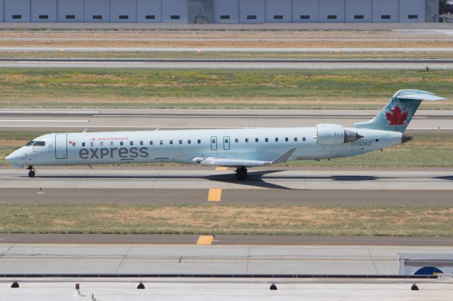 Canadair Regional Jet CRJ-900 (C-GJAZ)